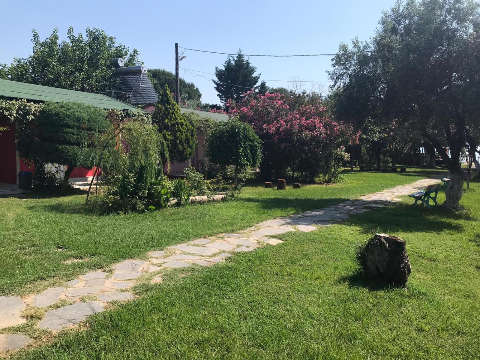 Отель Cicek Evler Tatil Koeyue Армутлу Экстерьер фото